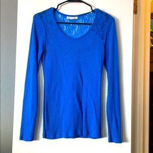 Blue long sleeve T-shirt